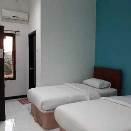 Reddoorz At Hotel Rumberpon Sorong Eksteriør billede