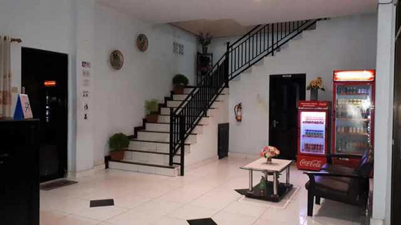 Reddoorz At Hotel Rumberpon Sorong Eksteriør billede